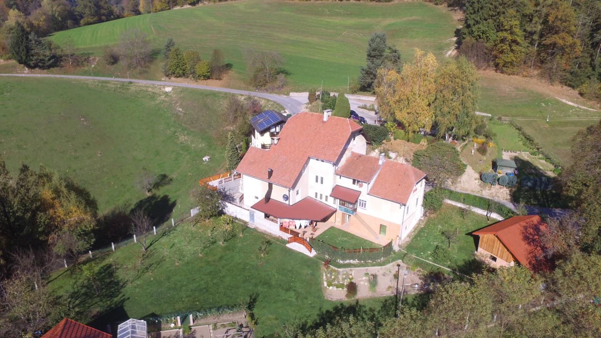Sostanj Velenje Ravne Sobe Rooms Vrtacnik D O O Exterior foto
