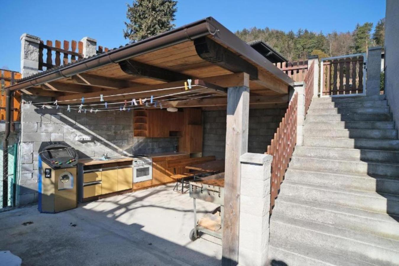Sostanj Velenje Ravne Sobe Rooms Vrtacnik D O O Exterior foto