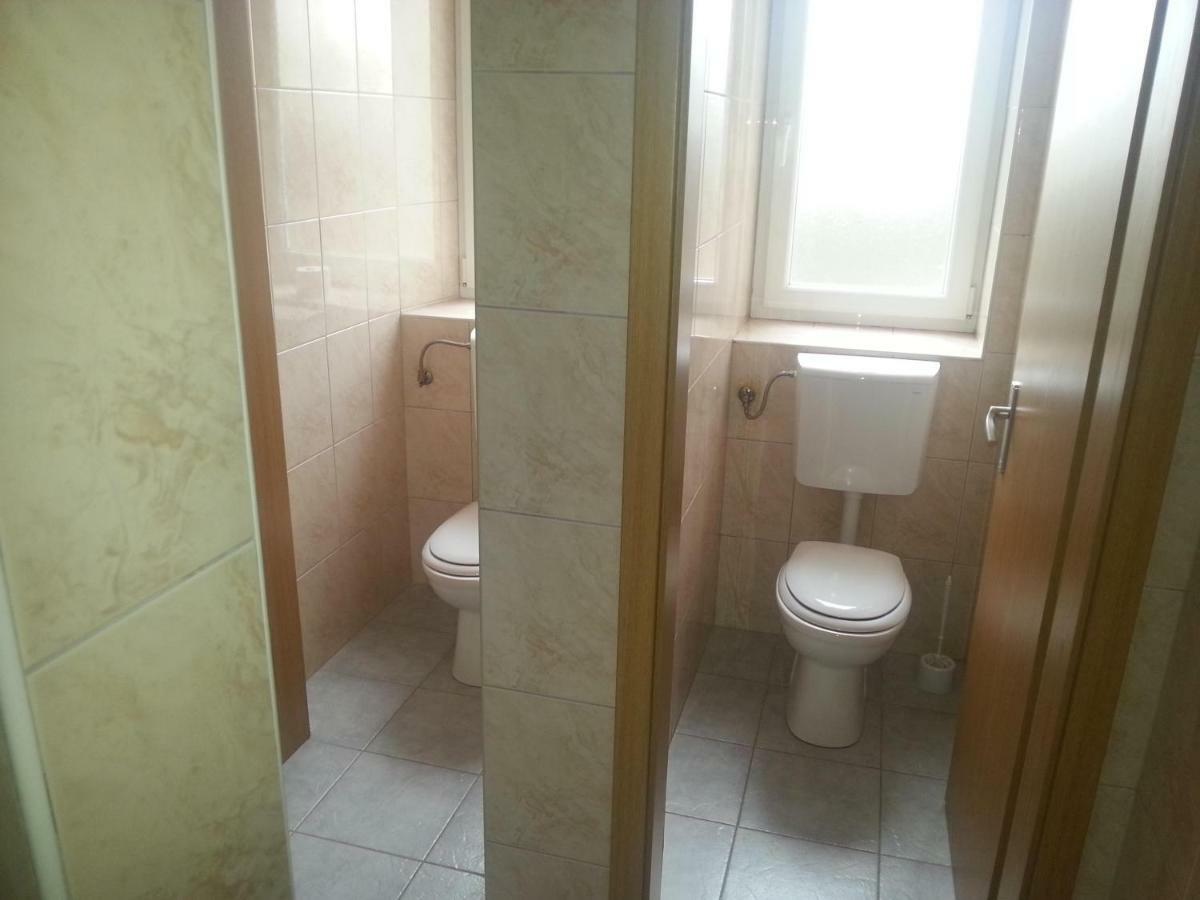 Sostanj Velenje Ravne Sobe Rooms Vrtacnik D O O Exterior foto