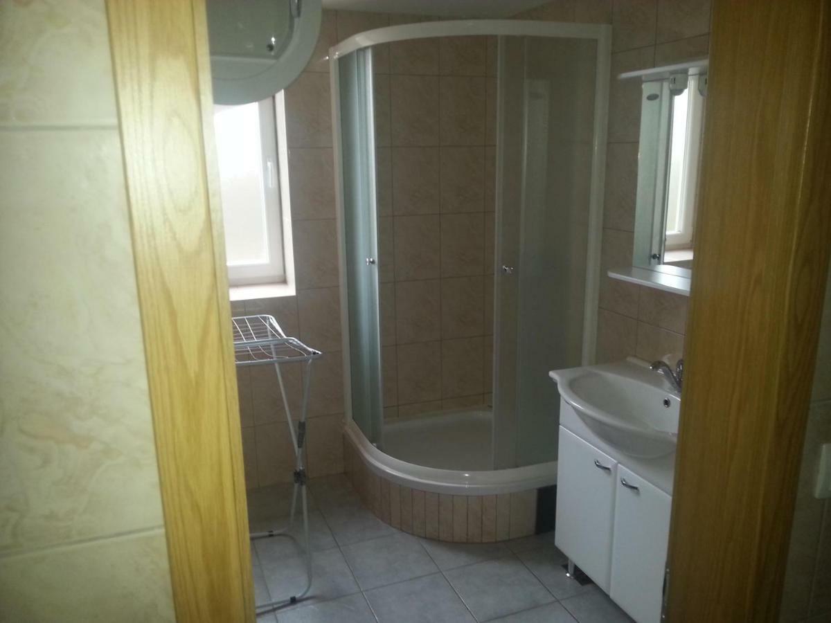 Sostanj Velenje Ravne Sobe Rooms Vrtacnik D O O Exterior foto