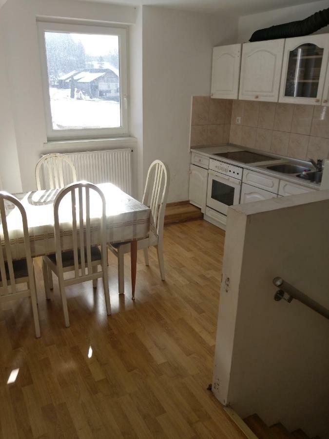 Sostanj Velenje Ravne Sobe Rooms Vrtacnik D O O Exterior foto